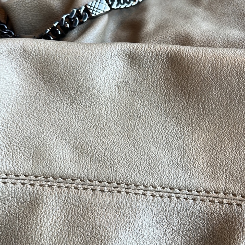 SALE! 🔥Limited Edition BurberryPebbled Leather Chain Hobo bag - EXCLUSIVE!! W/B - Picture 14 of 17